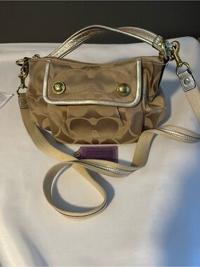Coach Poppy Signature Sateen Groovy Bag in EUC 13833